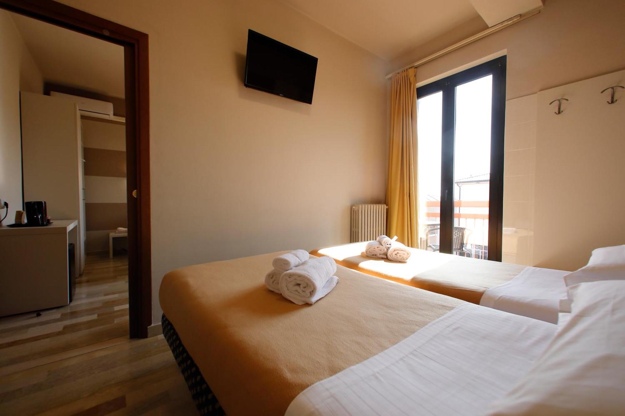 Primavera Hotel 2*